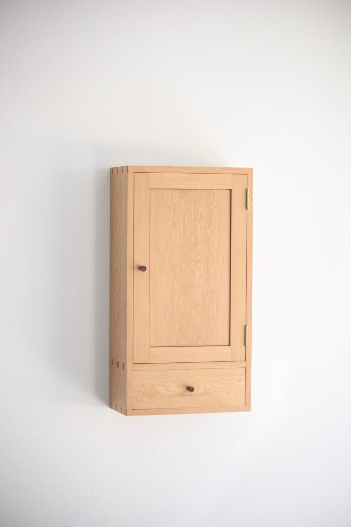 armario madera pequeño