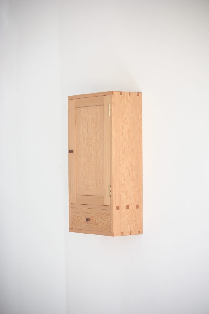 armario madera almacenamiento pequeño