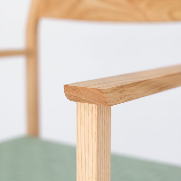 silla reposabrazos madera